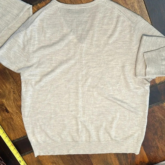 Banana Republic merino wool lightweight sweater. Size XL. EUC - Picture 5 of 7